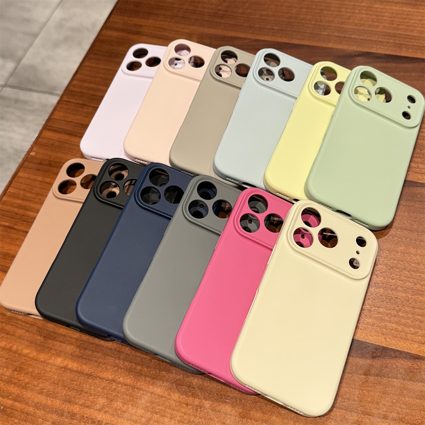 Liquid silicone case, suitable for iPhone 17/16/15/14/13 case